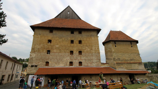 BAŠTA -  CULTURAL-COMMUNITY CENTRUM