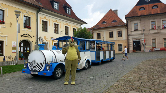 Už aj Bardejov má svoj turistický vláčik