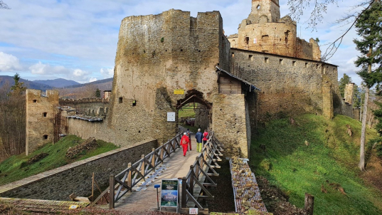 Jeseň je v okolí Bardejova a Svidníka čarovná, ponúka prírodu i históriu