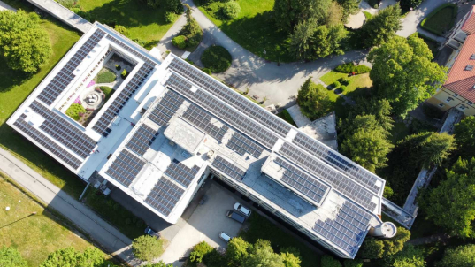 Pribudne 1106 solárnych panelov na strechách Bardejovských kúpeľov